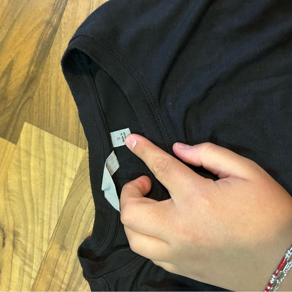 Black and grey Athleta Breezy Tank - Picture 3 of 6